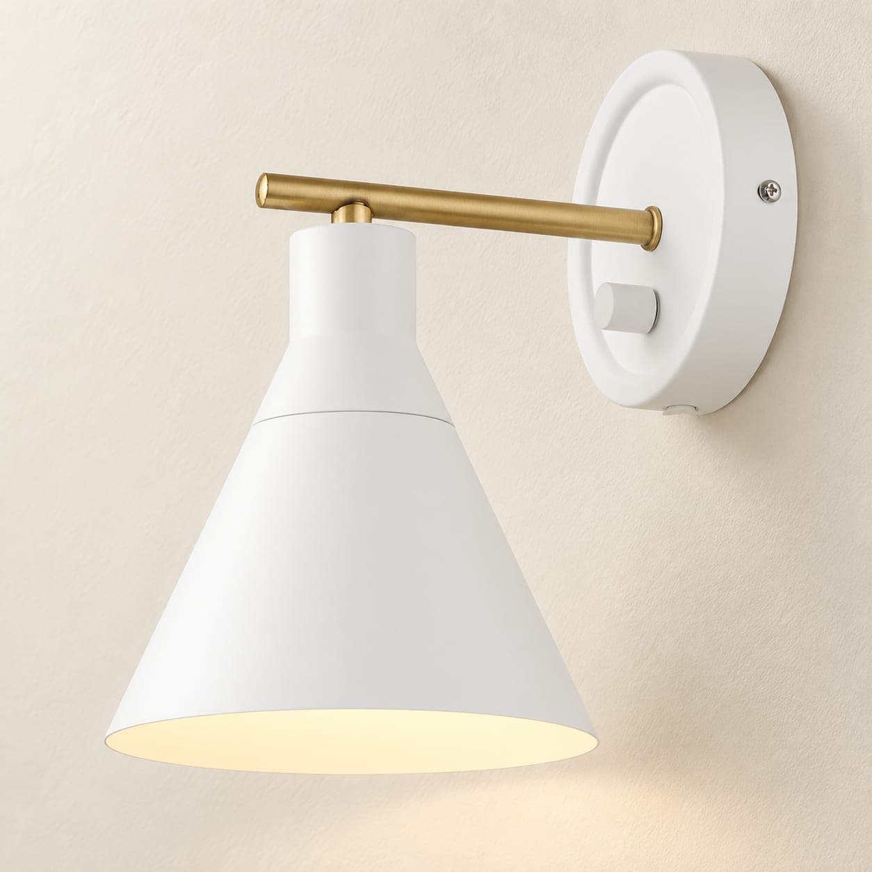 Tristan Rotary-Dimming Plug-In Sconce